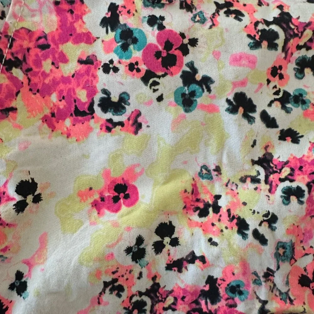 SO Floral Shorts - Size 17 (Juniors) - White & Floral Pattern - Picture 4 of 4
